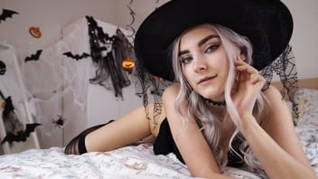 Halloween Witch Eva Elfie Casts A Cock Sucking Spell</a>  